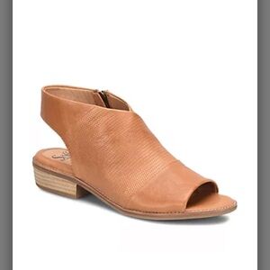 Sofft Embossed Leather sandals Natalia size 8